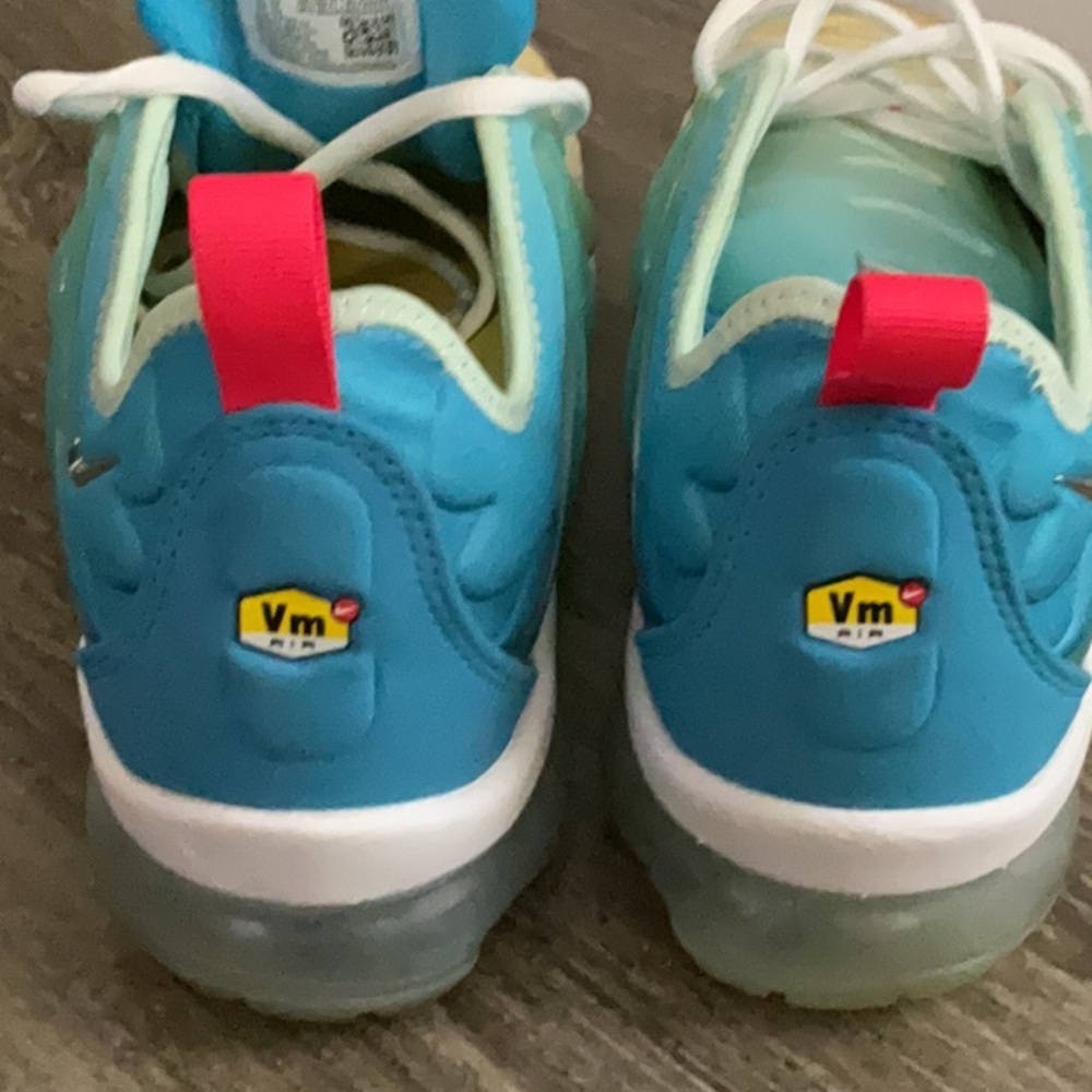 Nike Air Vapormax Plus - Picture 7 of 8